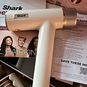 SHARK Speedstyle HAIRDRYER USED WITH BOX & BOOKLETS & 3 ATTACHMENTS